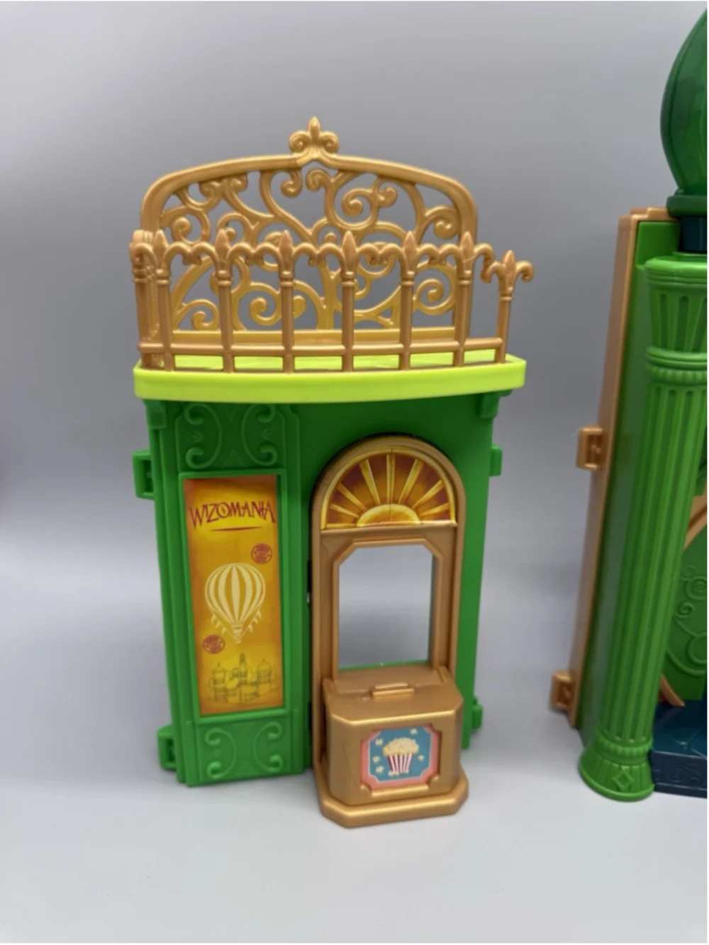 Mattel Wicked Mini Doll Lot - NIB Students of Shiz 5-Pack & Emerald City Playset